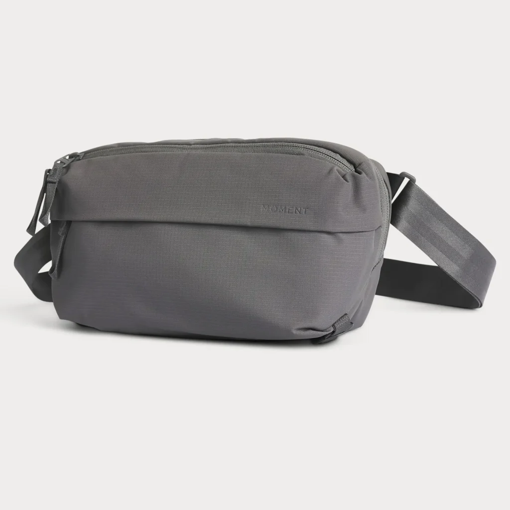 Moment Everything Sling 4L Sling Bag